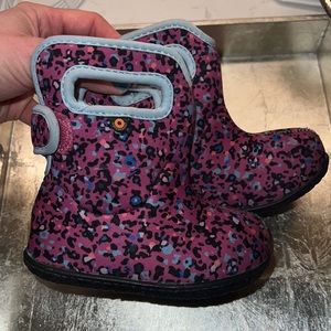 Bogs girls toddler boot, size 6